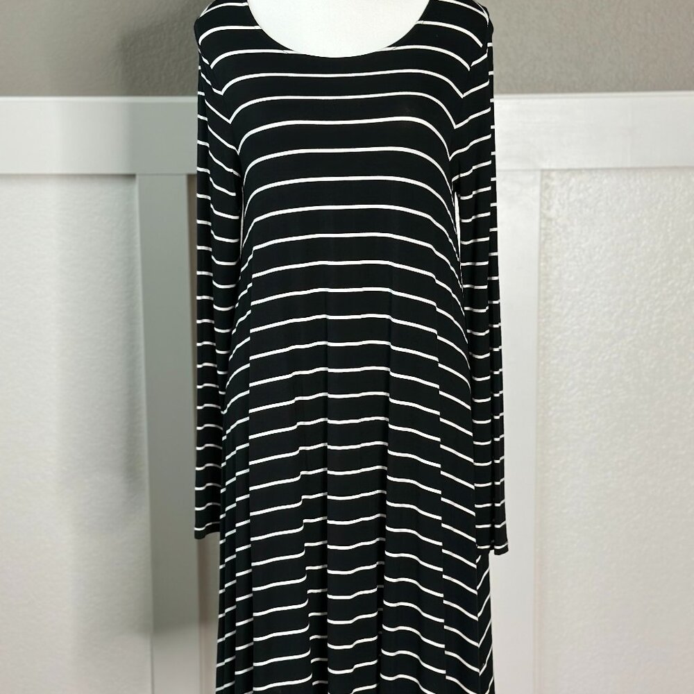 Black and white dress